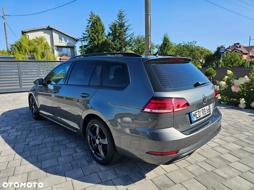 Volkswagen Golf - 10