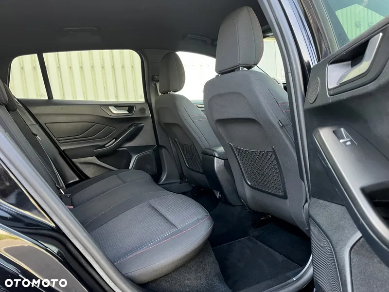 Ford Focus Turnier 1.5 EcoBoost Start-Stopp-System ST-LINE - 25