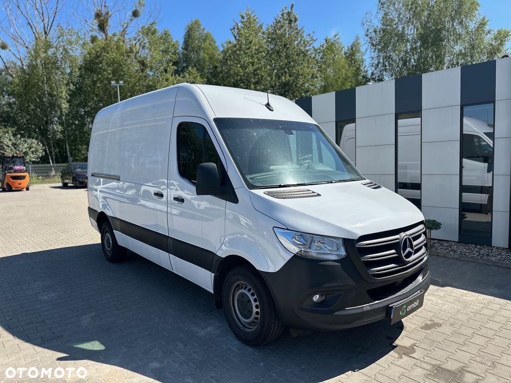 Mercedes-Benz Sprinter - 1