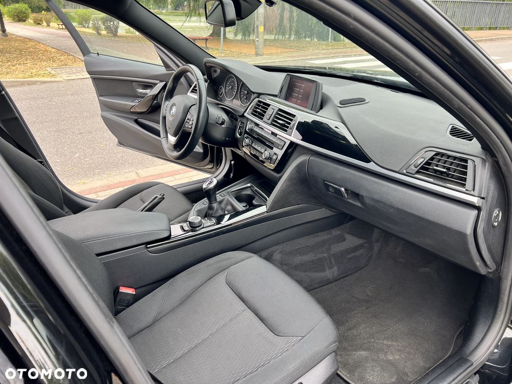 BMW Seria 3 320i Advantage - 13