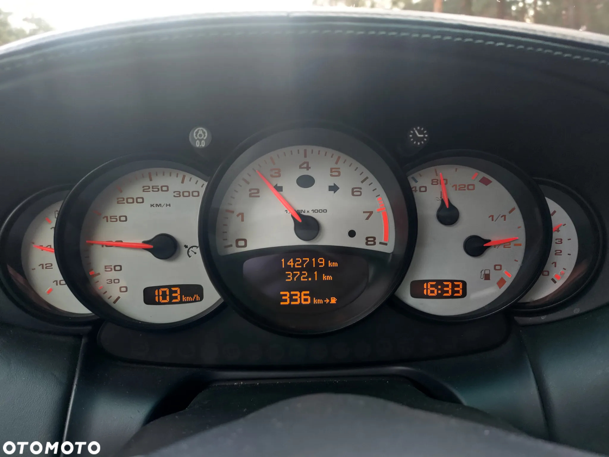 Porsche 911 Carrera 4S - 17