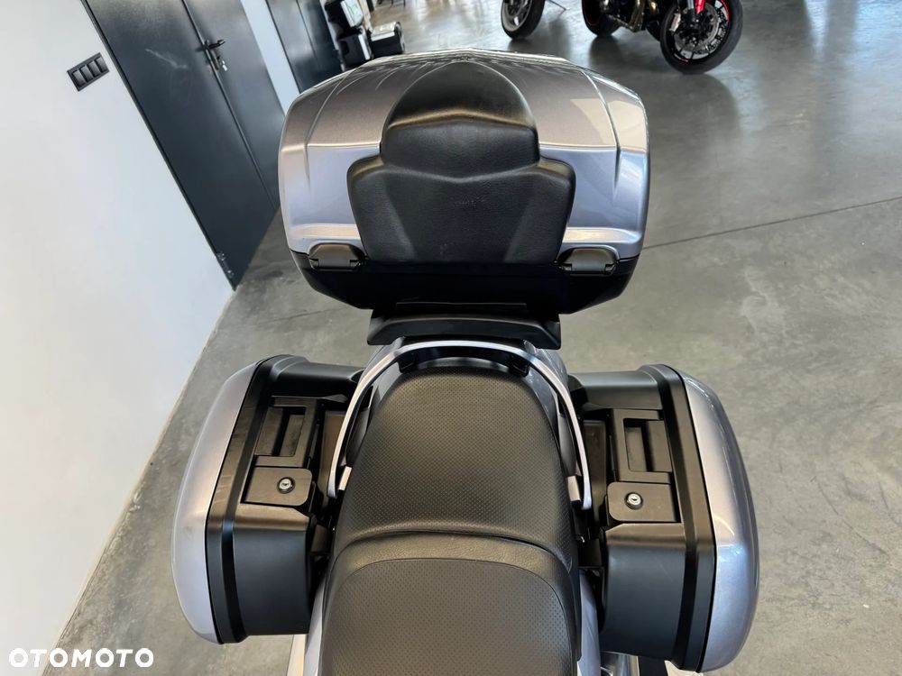 Yamaha FJR - 27