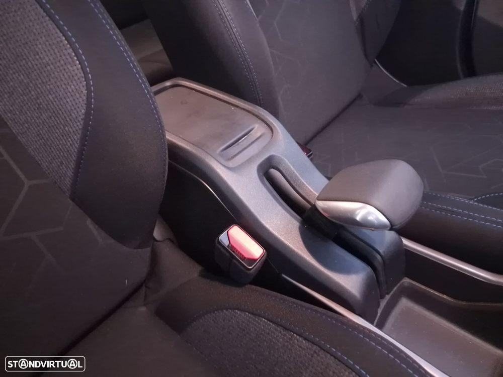 Peugeot 2008 1.6 BlueHDi Style - 18