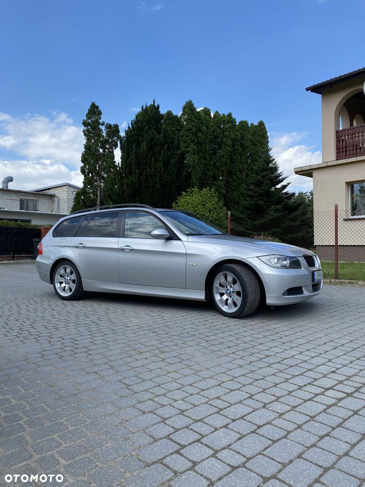 BMW Seria 3 318i - 3