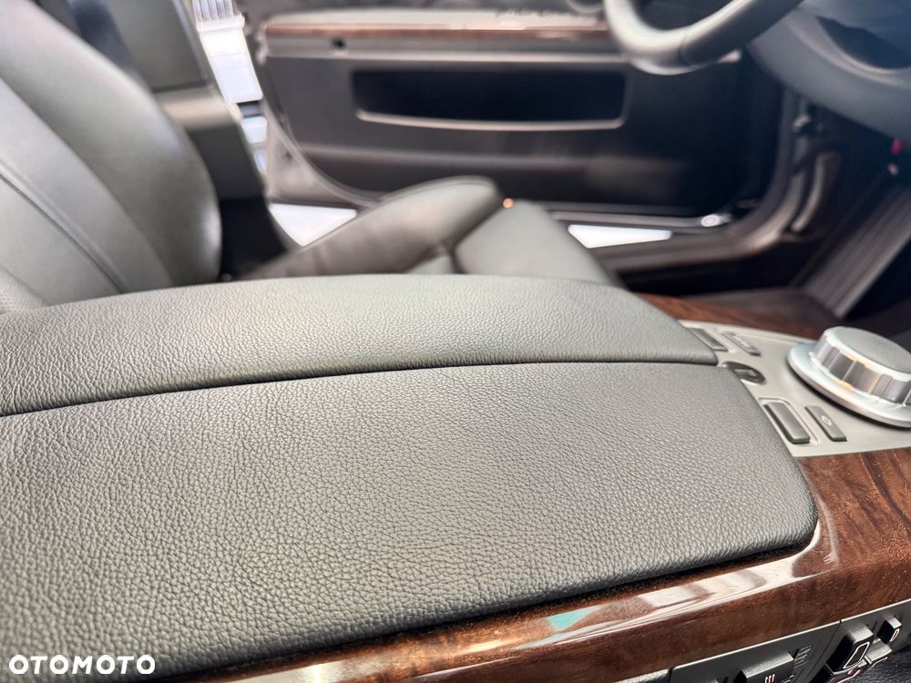 BMW Seria 7 750Li - 19
