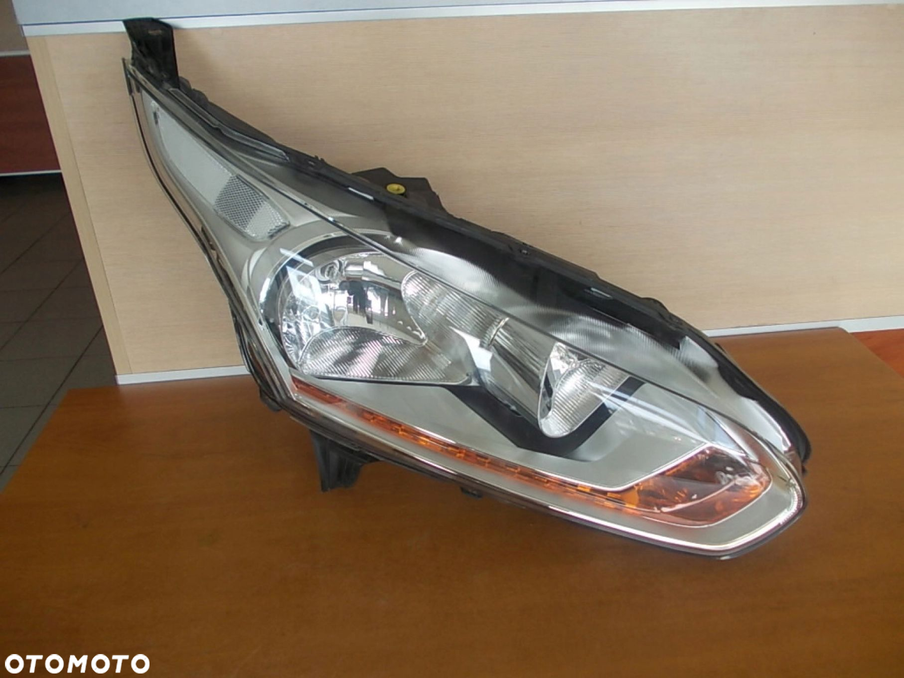 LAMPA PRZEDNIA PRAWA FORD TRANSIT CONNECT MK3 - 3