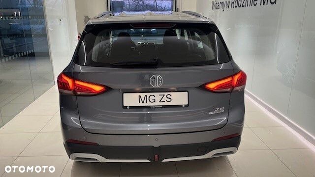 MG ZS Hybrid+ - 13