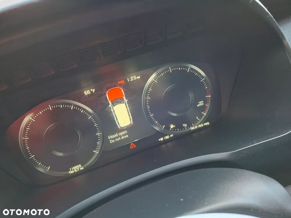 Volvo XC 90 - 22