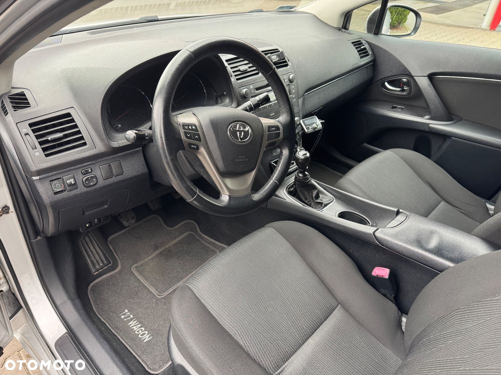 Toyota Avensis 1.8 Luna - 10