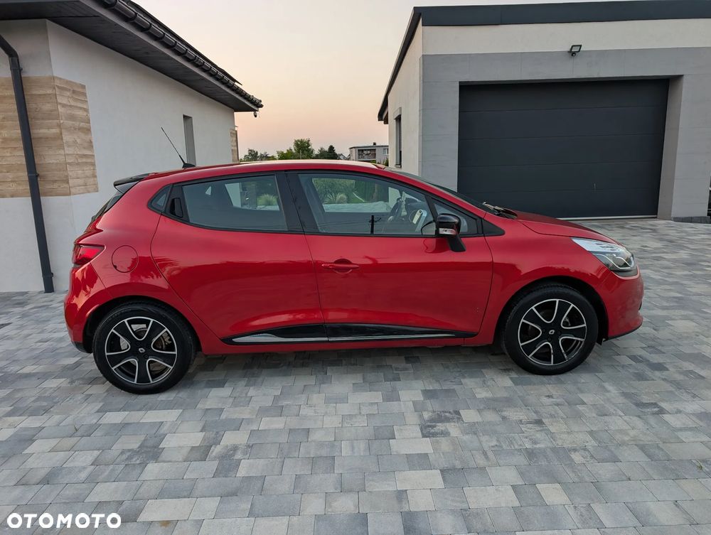 Renault Clio 1.2 16V 75 Life - 8