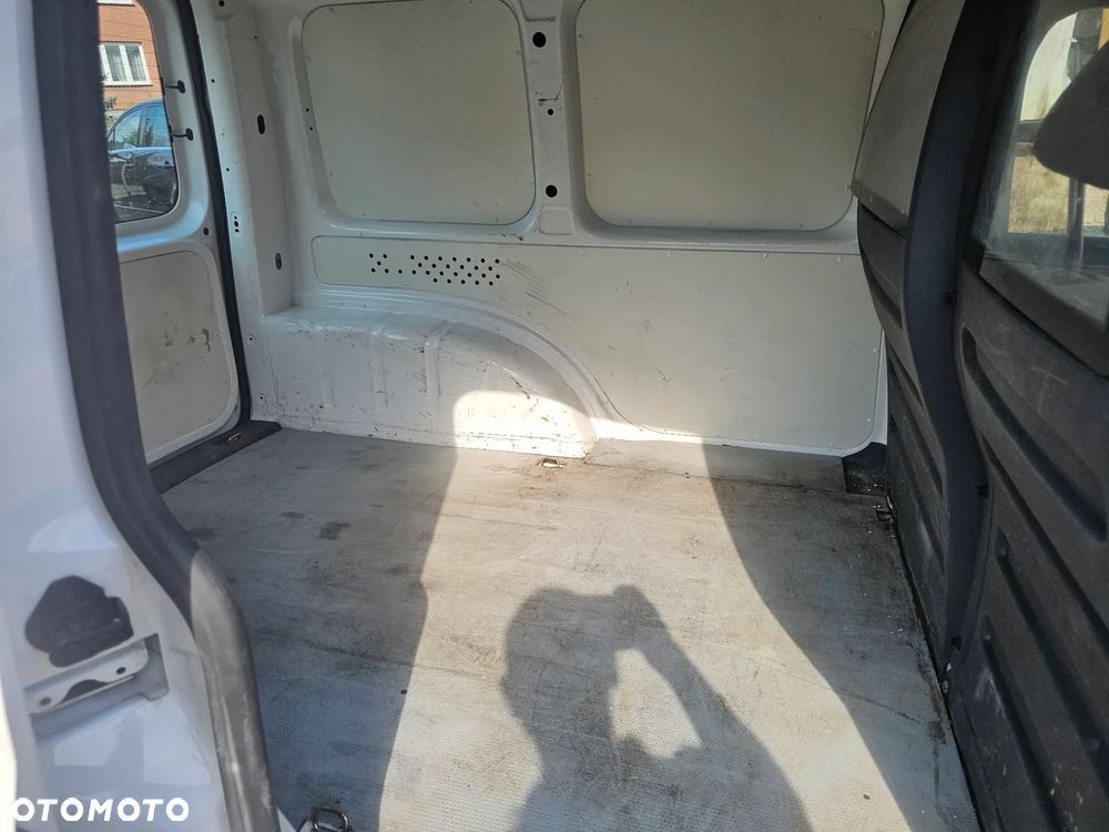 Volkswagen Caddy - 19