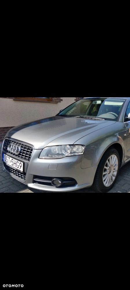 Audi A4 Limousine - 4