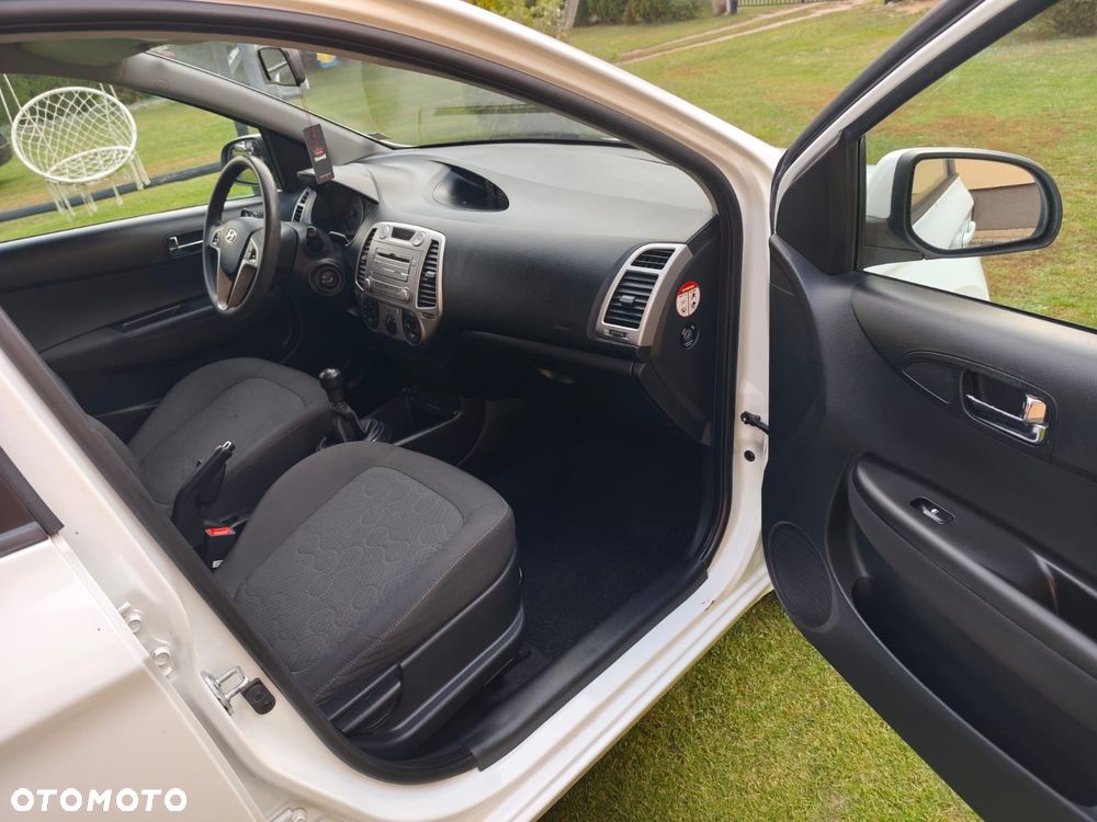 Hyundai i20 - 15