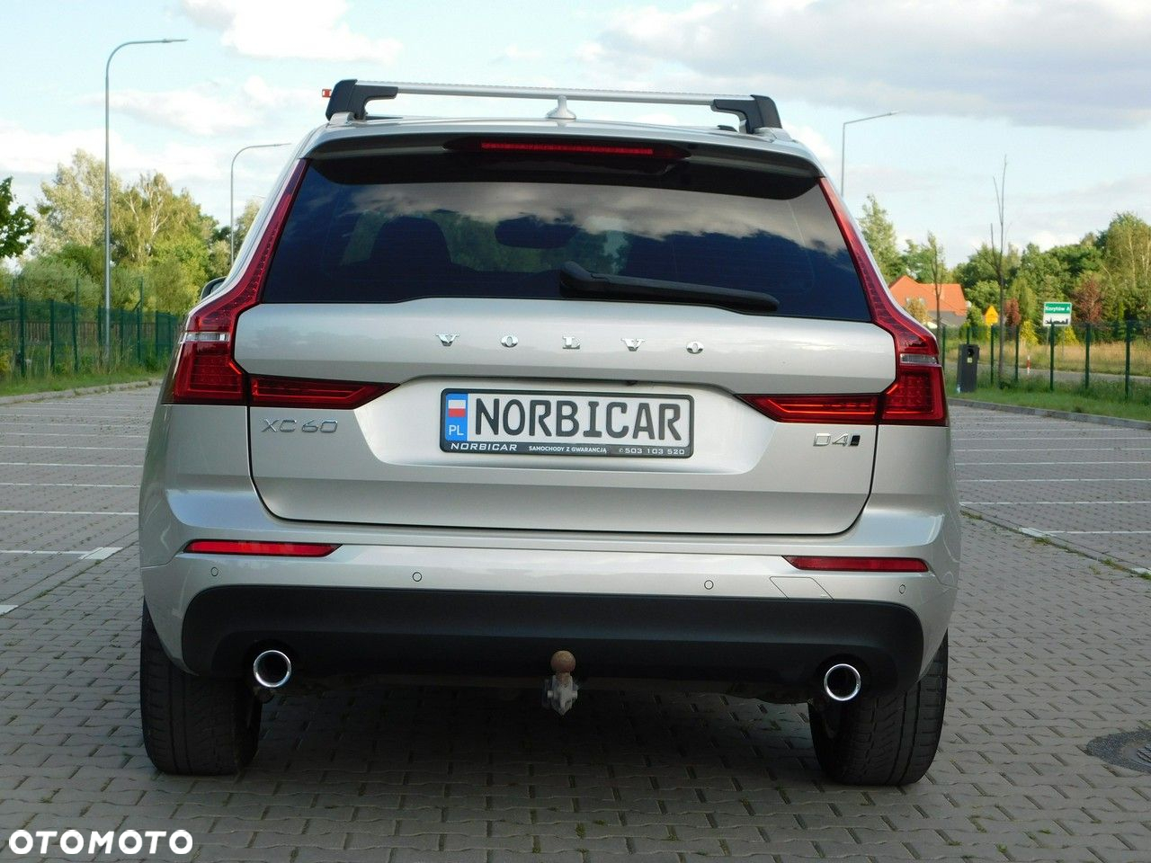 Volvo XC 60 D4 AWD Momentum Pro - 24