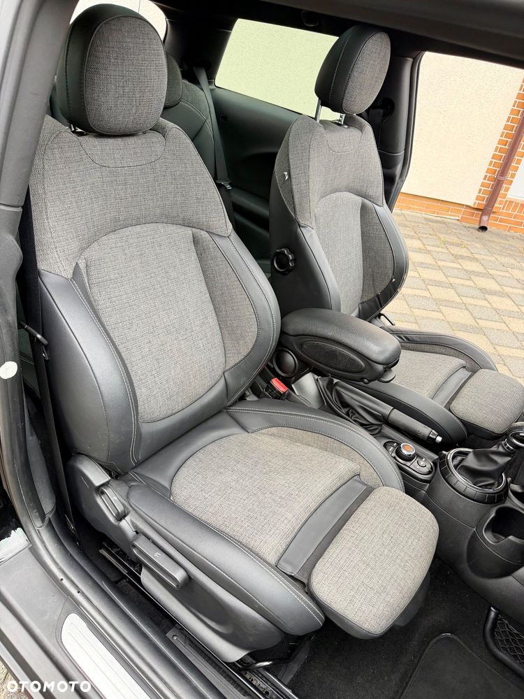 MINI Cooper Seven Chili - 23