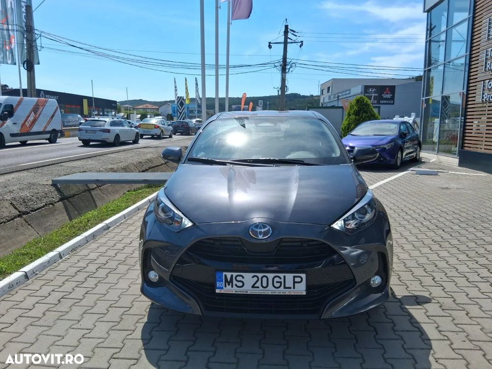 Toyota Yaris 1.5 VVT-i HSD Active - 1