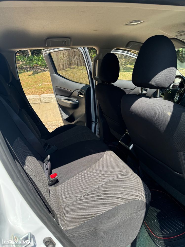 Mitsubishi L200 Pick Up 4x4 S&S Cabine Dupla Select - 15