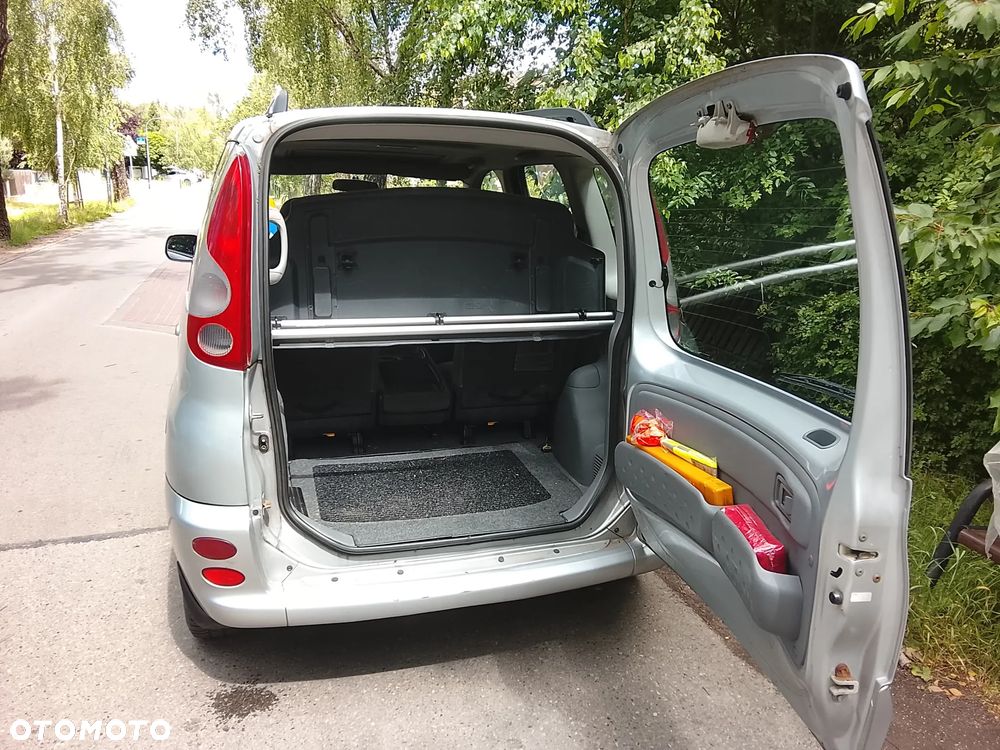 Toyota Yaris Verso 1.3 - 6