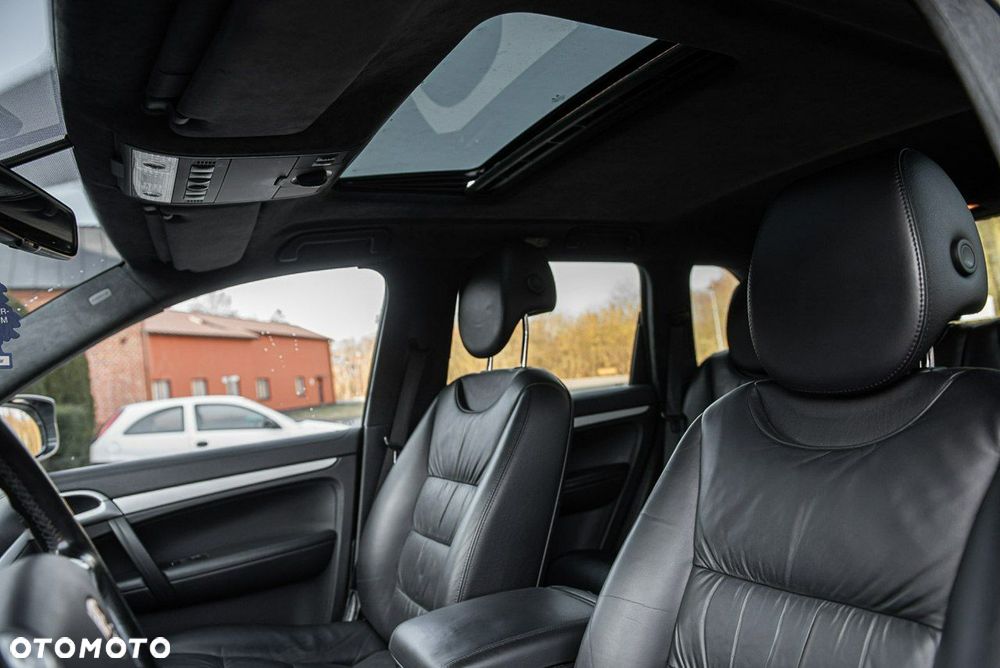 Porsche Cayenne Turbo Tiptronic S - 8