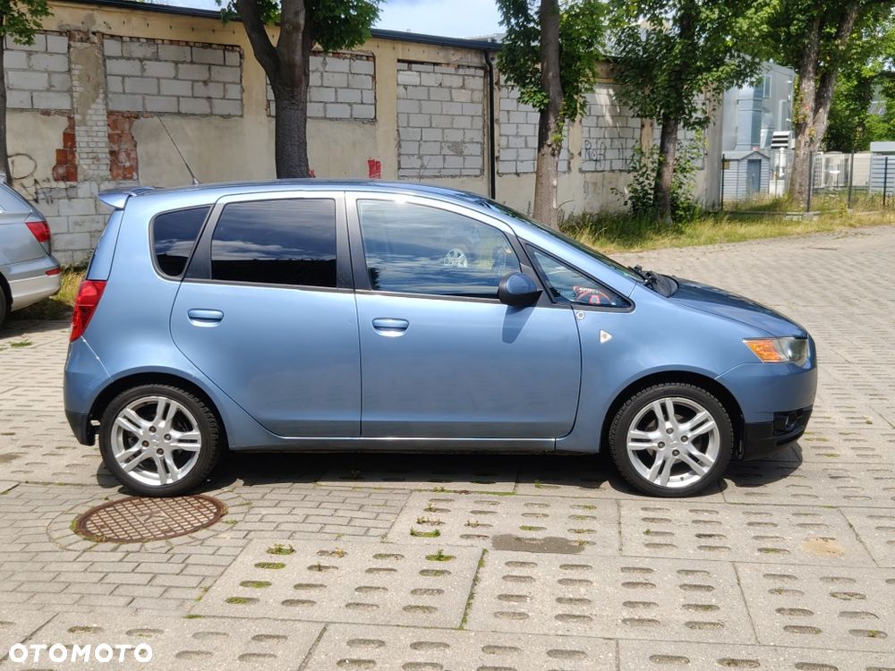 Mitsubishi Colt - 4