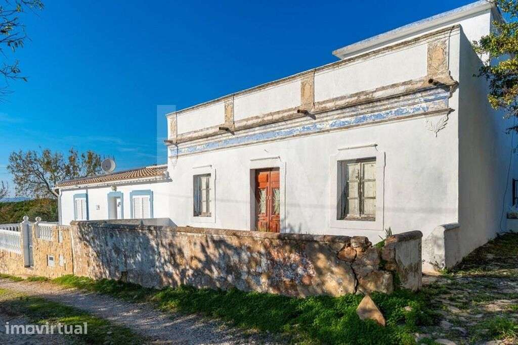 Moradia em fase de recuperação | Terreno | Quelfes | Olhão - Grande imagem: 2/40