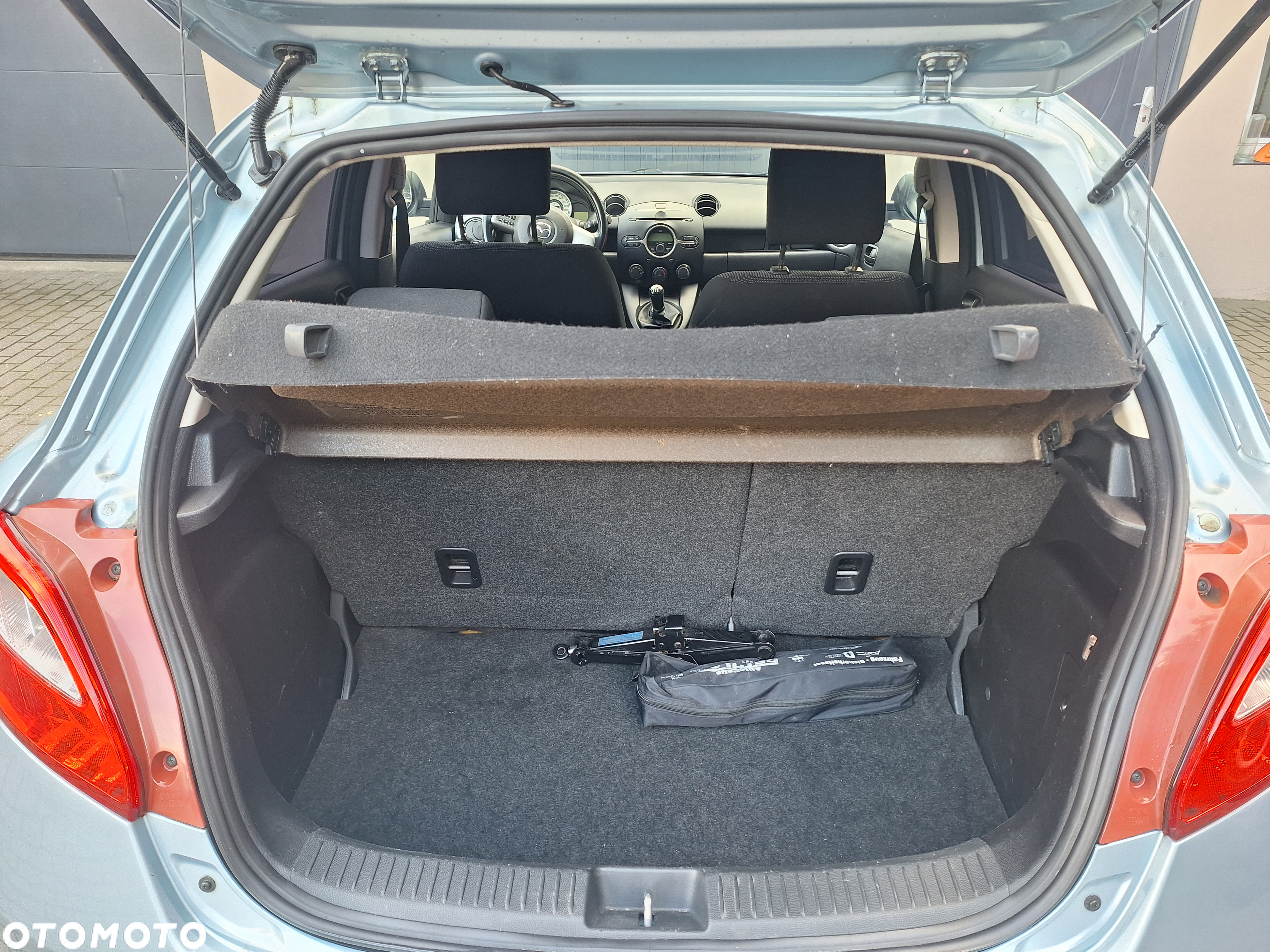 Mazda 2 - 6
