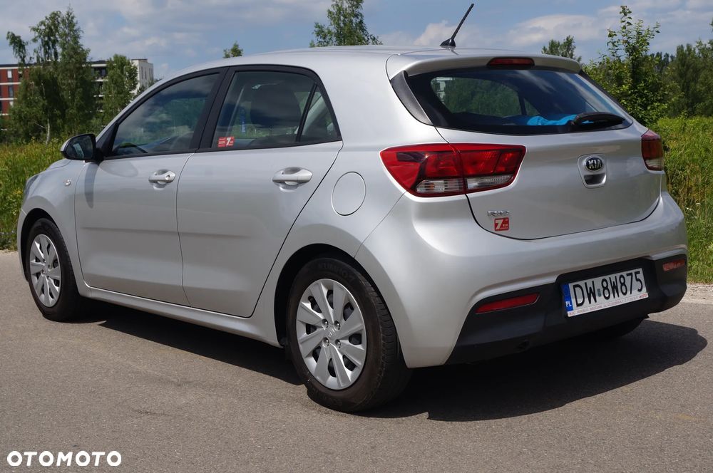 Kia Rio 1.2 L - 9