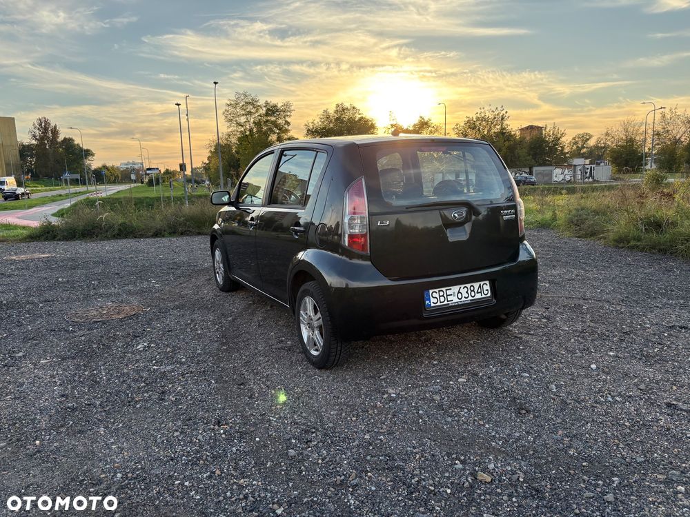 Daihatsu Sirion - 6
