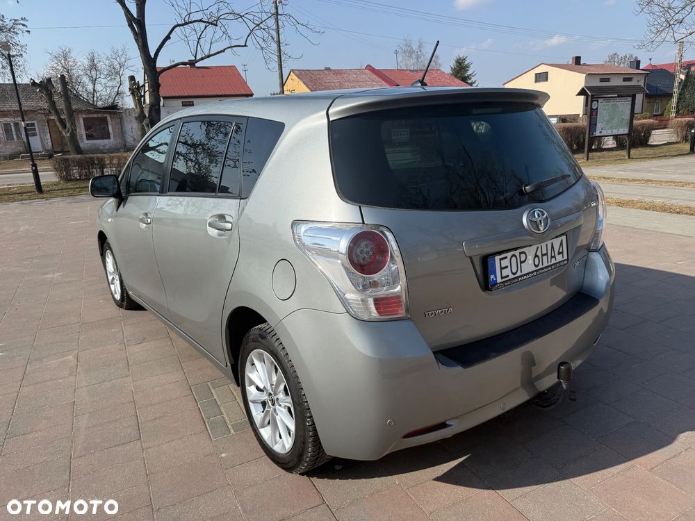 Toyota Verso 2.0 D-4D Travel - 23