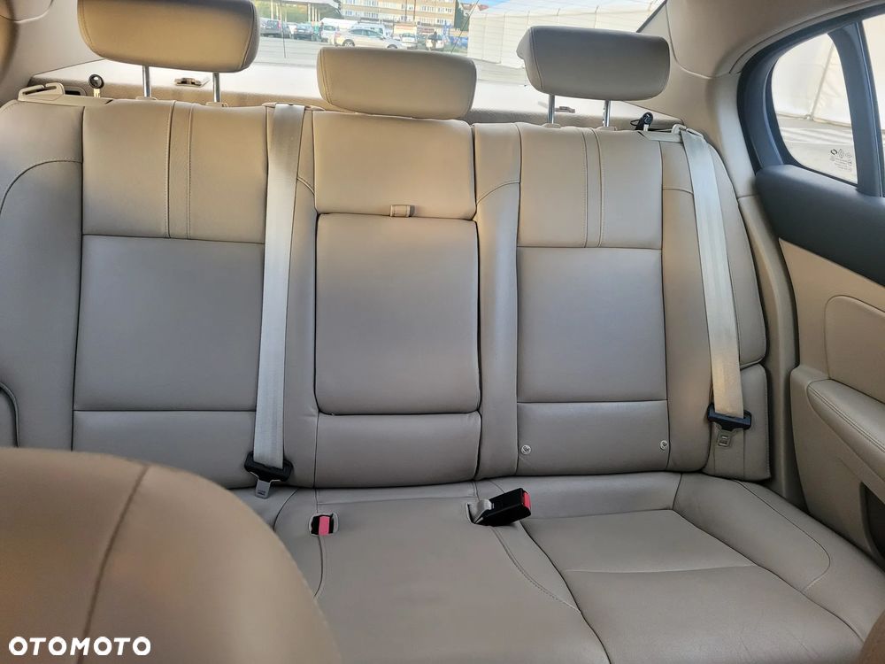 Renault Latitude dCi 175 FAP - 18