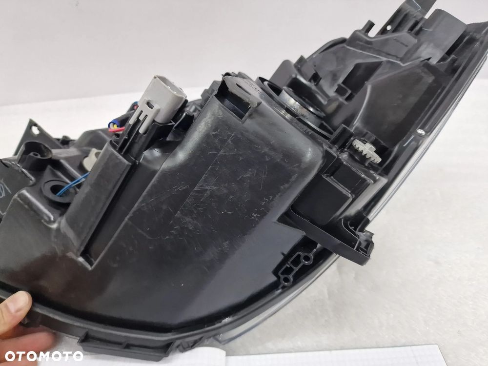 TOYOTA YARIS III 3 LIFT 14- PRAWA LAMPA PRZEDNIA PRZÓD SOCZEWKA , NR KOITO 0D-160 , NR AUKCJI LA276 - 20
