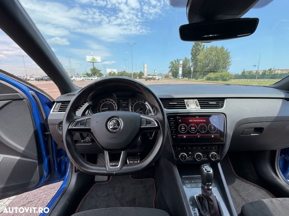 Skoda Octavia 2.0 TDI DSG RS - 9