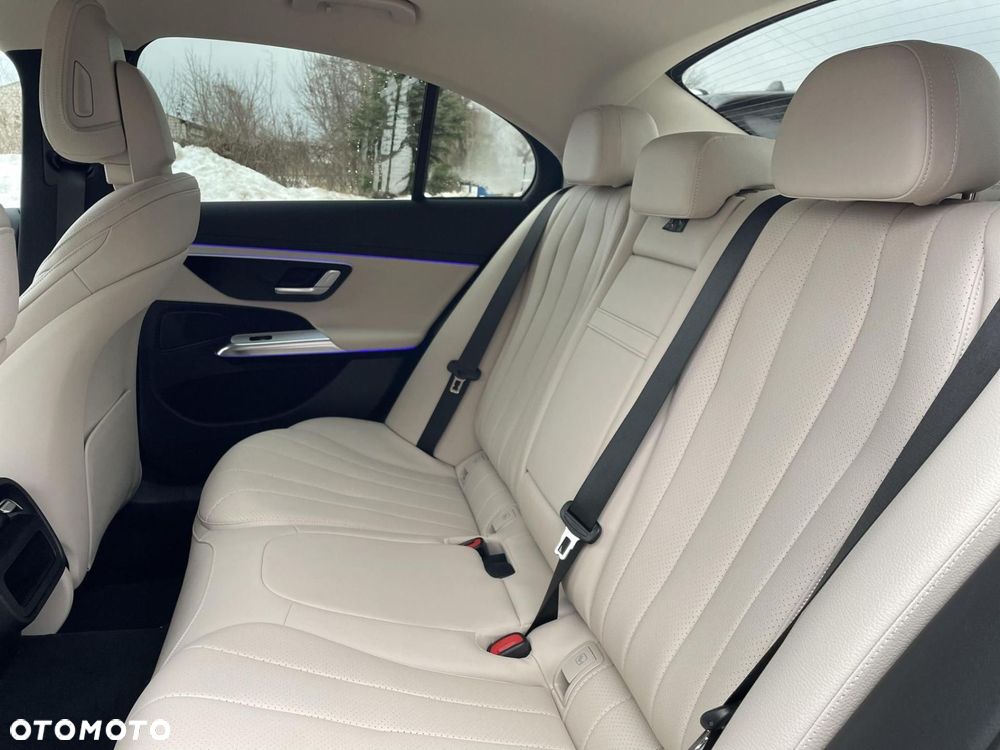 Mercedes-Benz Klasa E - 25