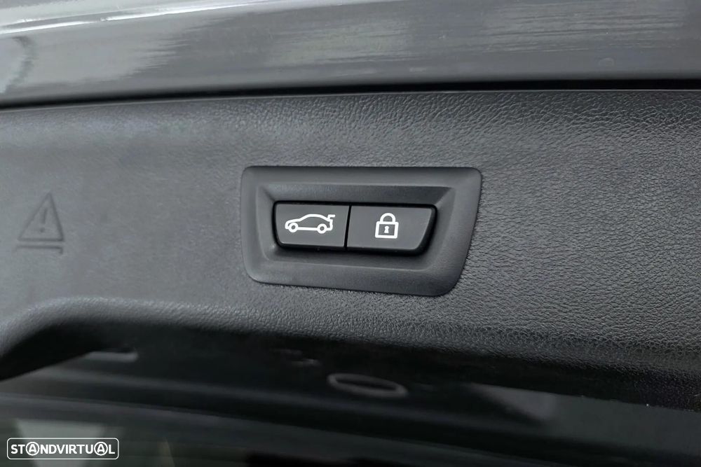 BMW 530 e Pack Desportivo M - 22