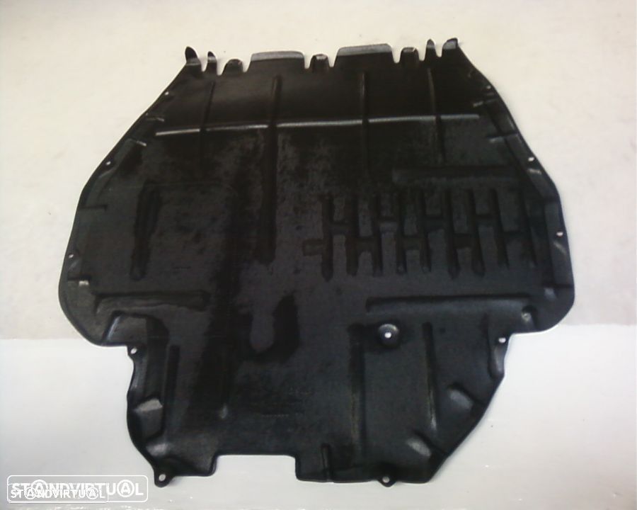 resguardo motor vw golf IV - 1