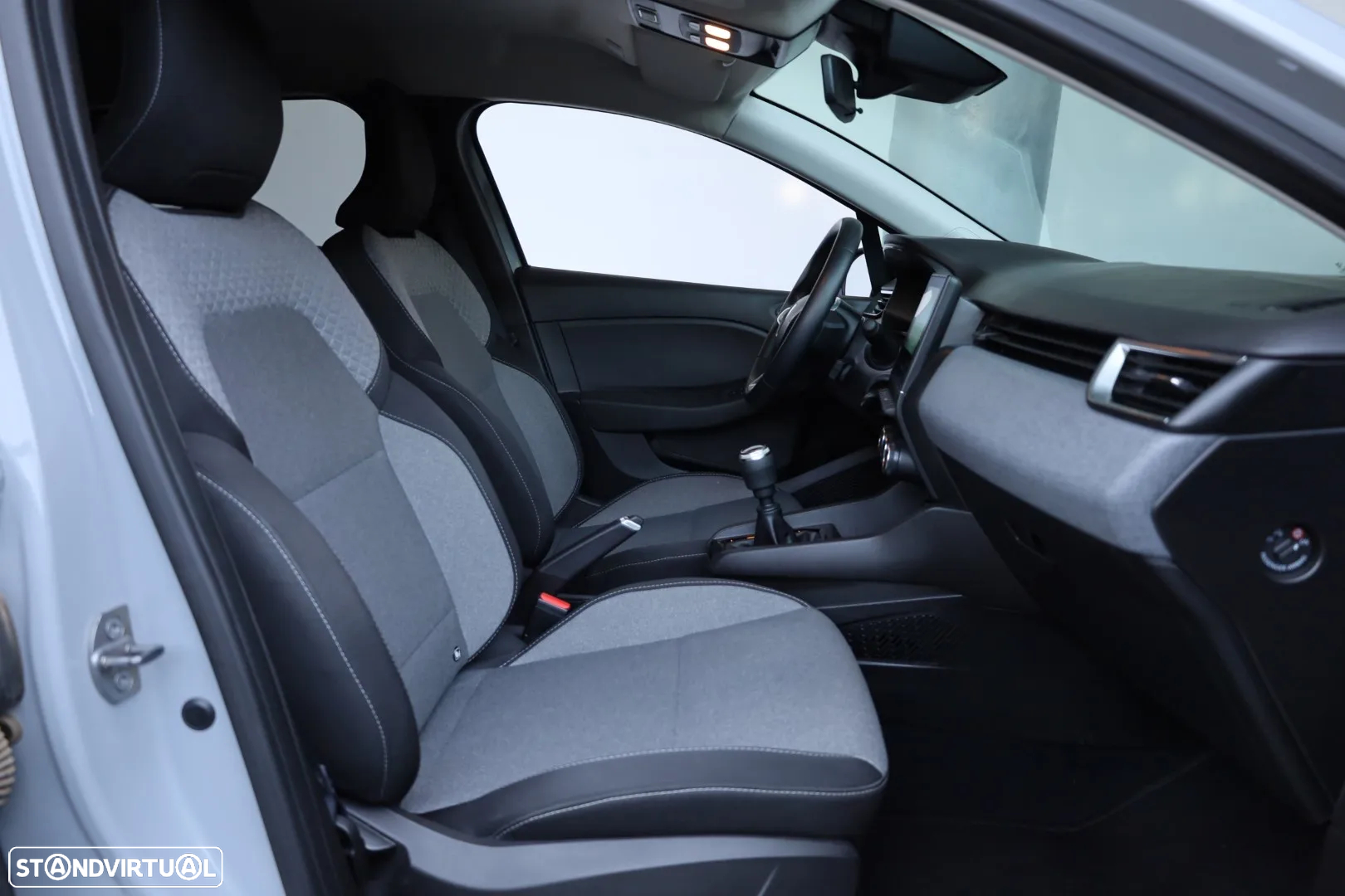 Renault Clio 1.0 TCe Evolution - 39
