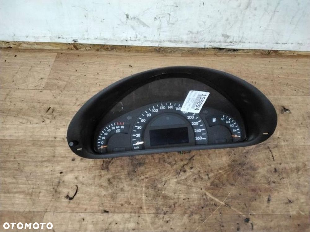 mercedes c-klasa w203 licznik a2035400711 - 1