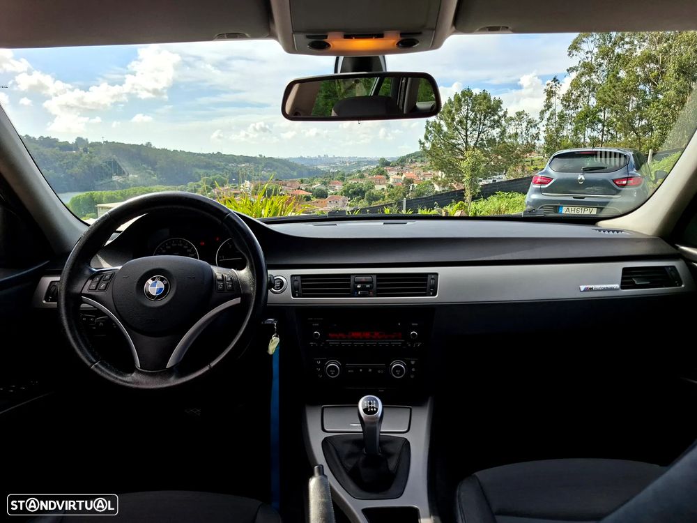 BMW 320 d Sport - 8