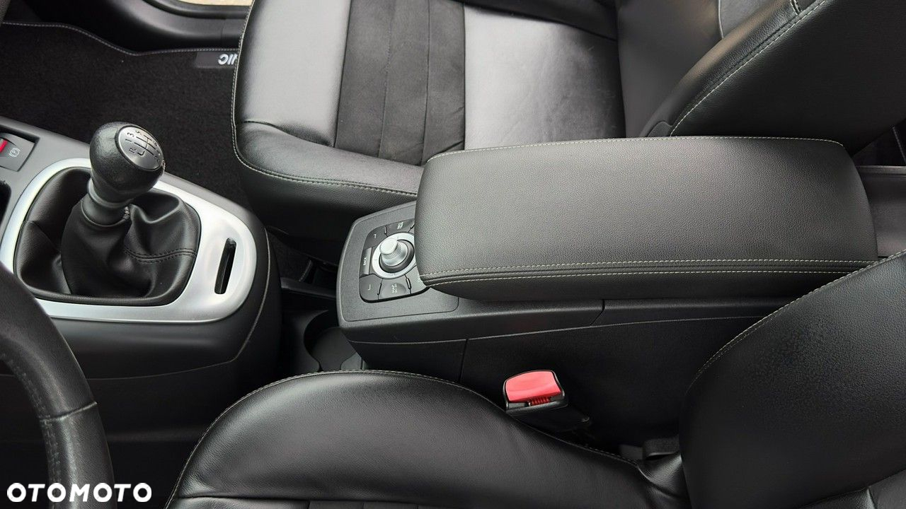 Renault Scenic - 24