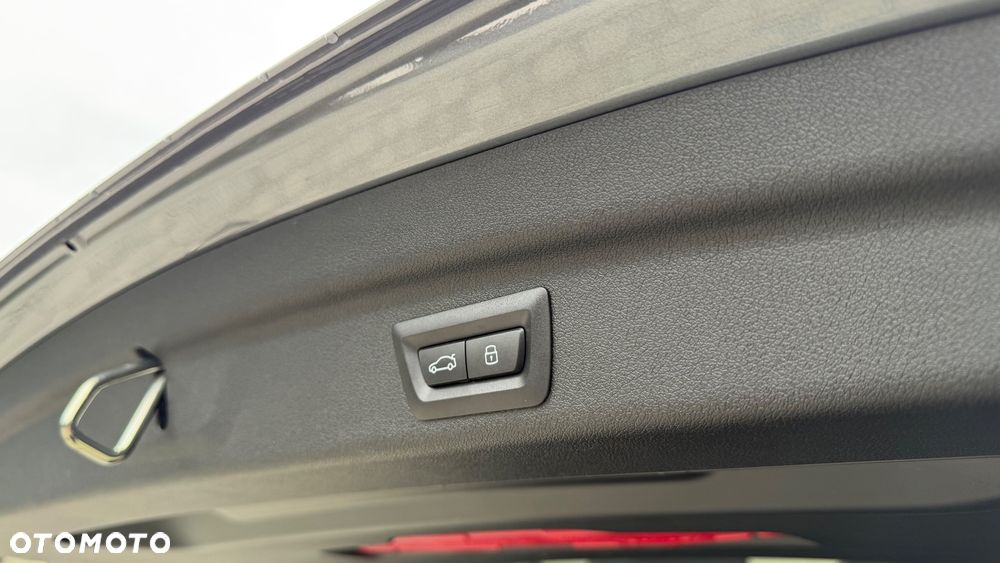 BMW Seria 2 220i - 32