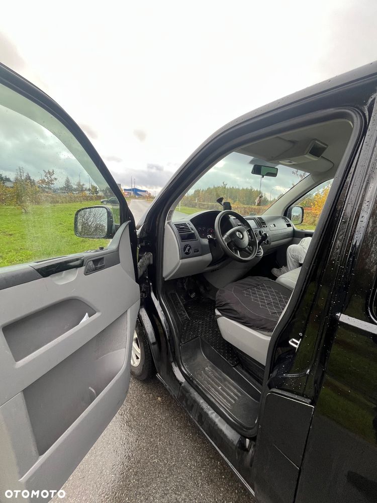 Volkswagen Caravelle - 7