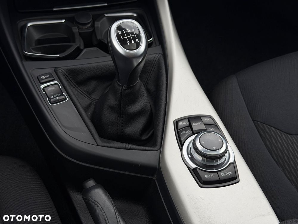 BMW Seria 1 116d - 27