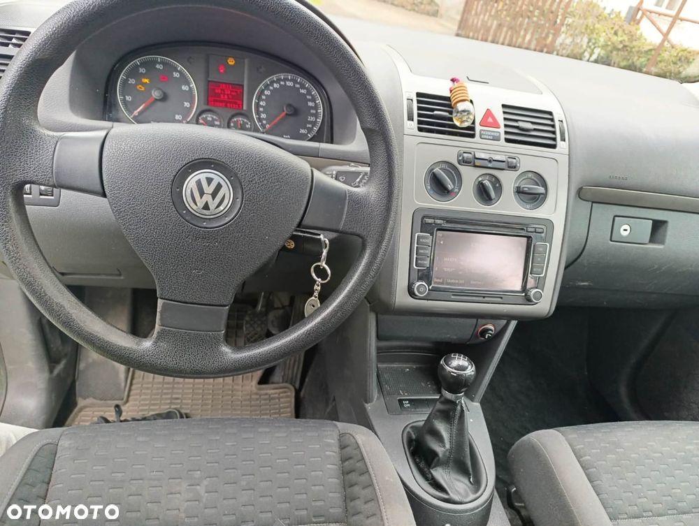 Volkswagen Touran 1.6 - 16