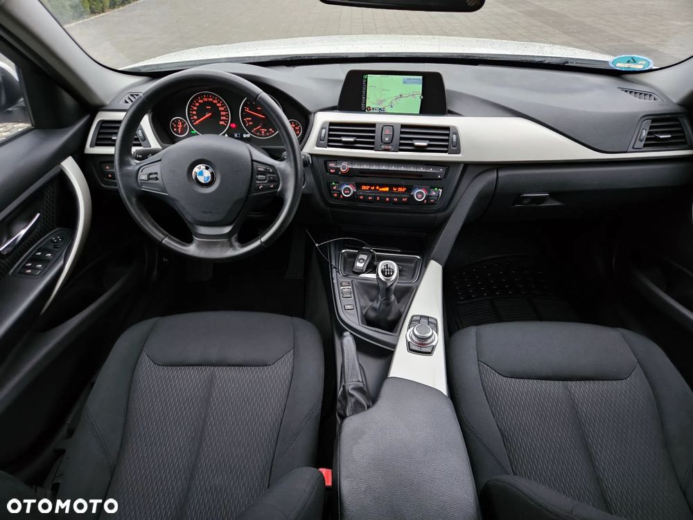 BMW Seria 3 318d Blue Performance - 15
