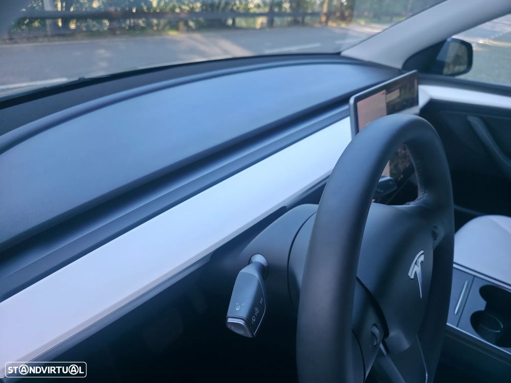 Tesla Model Y Long Range Dual Motor AWD - 20