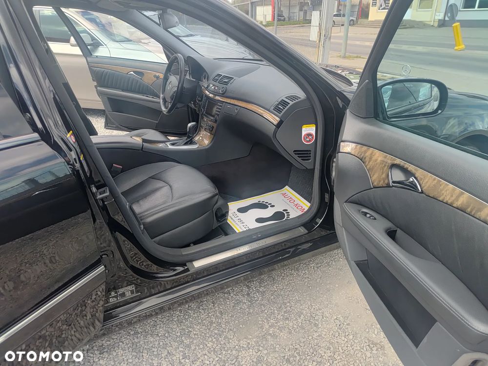 Mercedes-Benz Klasa E 500 Avantgarde Sport Edition - 27