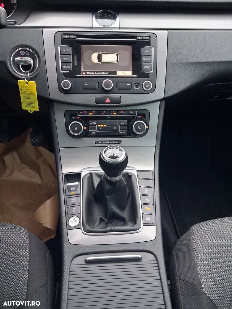 Volkswagen Passat 2.0 TDI BlueMotion Technology DPF Comfortline - 8