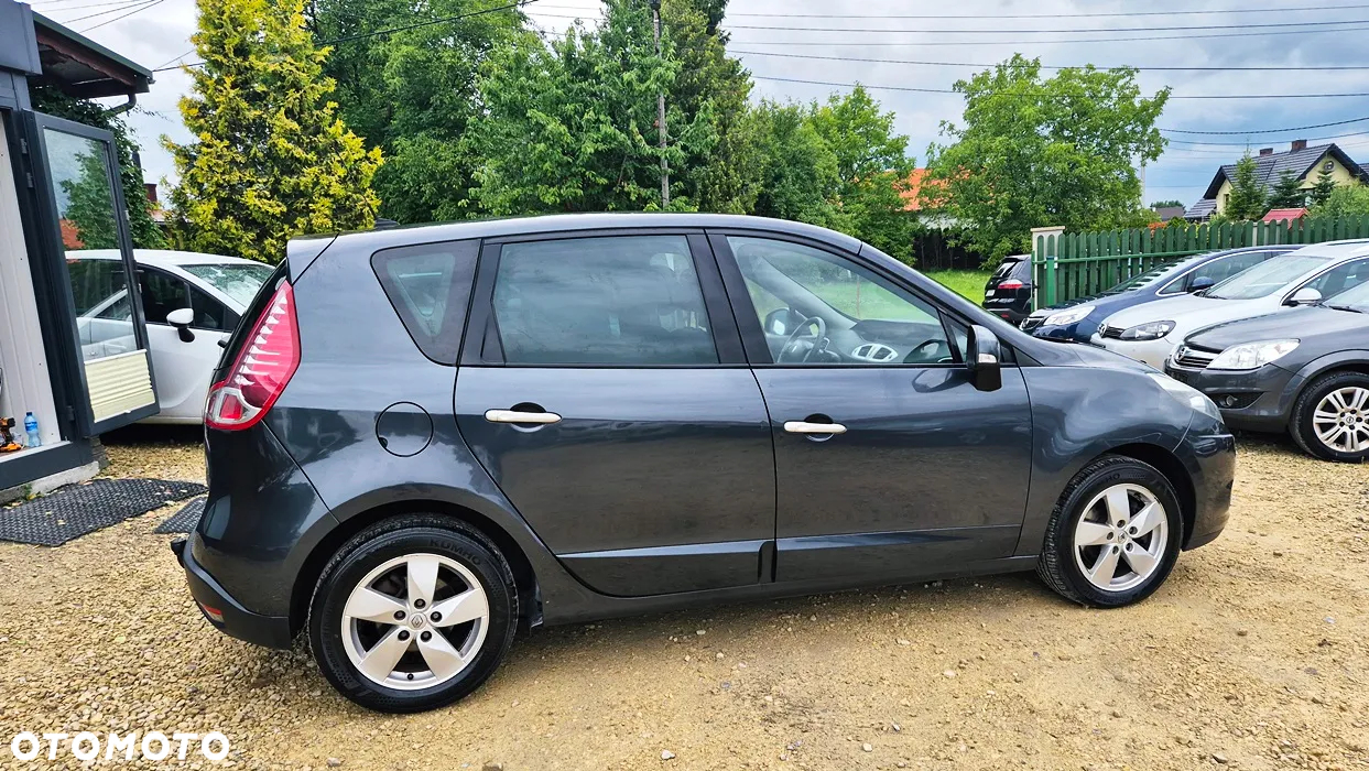 Renault Scenic 1.6 16V 110 TomTom Edition - 12