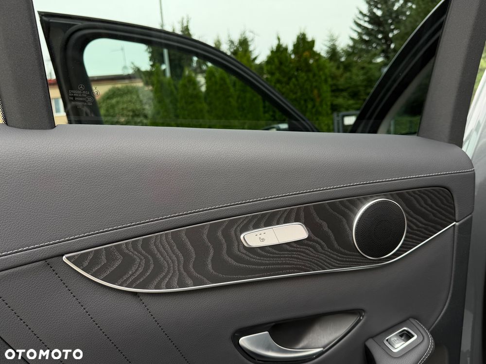 Mercedes-Benz GLC 300 de 4Matic 9G-TRONIC AMG Line - 25