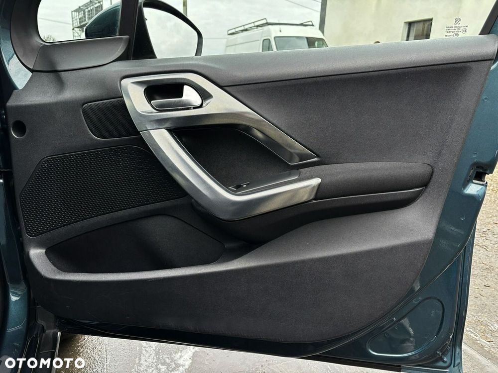 Peugeot 2008 1.2 Pure Tech Allure S&S - 19
